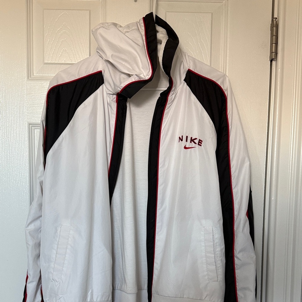 Nike Men's White + Black Windbreaker/Rain Jacket with Red Accents - XL